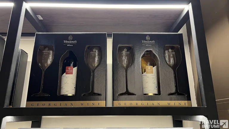 Gift sets with wine and glasses